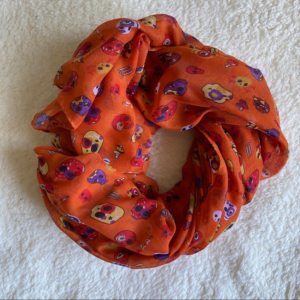Scarf with colorful skulls